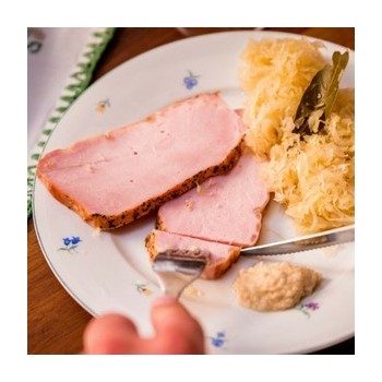 Geräuchertes Schweinskotelett mit Sauerkraut