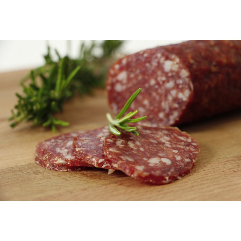 Hirschsalami mit ihrer kräftigen Farbe