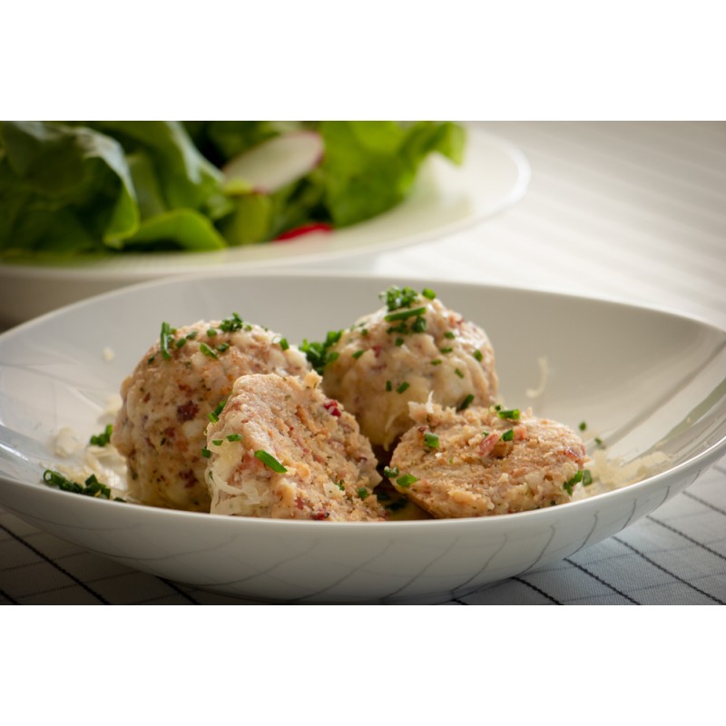 Speckknödel mit Parmesan, Butter und Schnittlauch