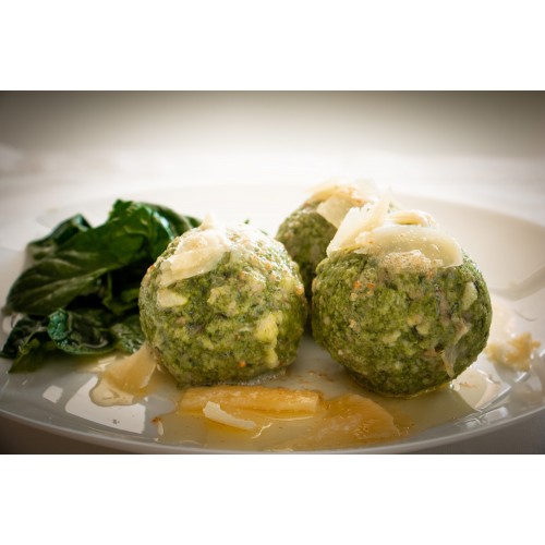 Spinatknödel mit Parmesan und Butter