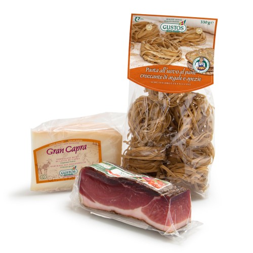 Gran Capra Käse, Schüttelbrot-Fettuccine und Speck Herzstück Gran Capra Käse, Schüttelbrot-Fettuccine und Speck Herzstück
