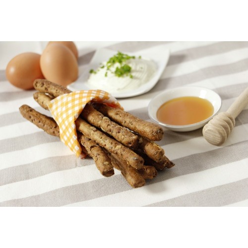 Mehrkorn-Fitness-Grissini zum Frühstück, mit Streichkäse und Honig