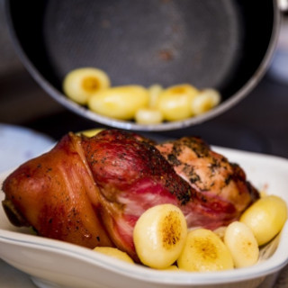 Geräucherte Schweinshaxe