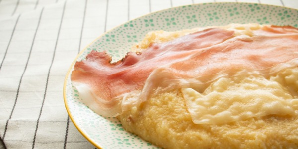 Polenta mit Speck und Käse