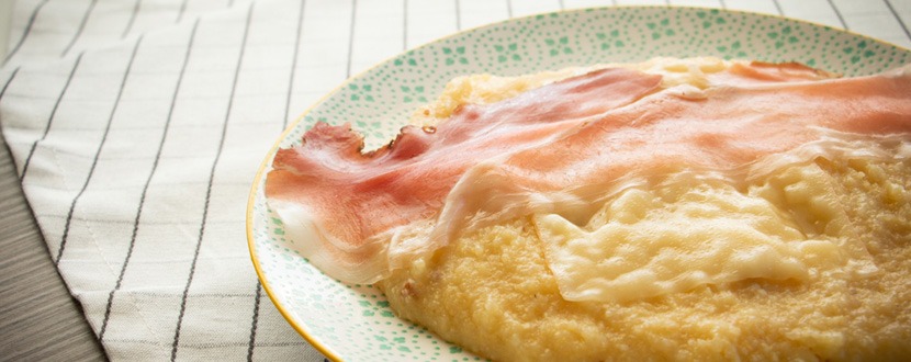 Polenta mit Speck und Käse